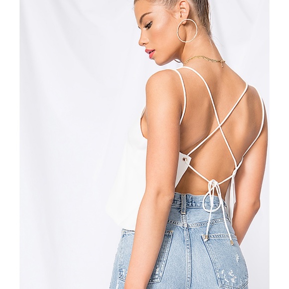 Superdown Sandy Backless top - Picture 2 of 4